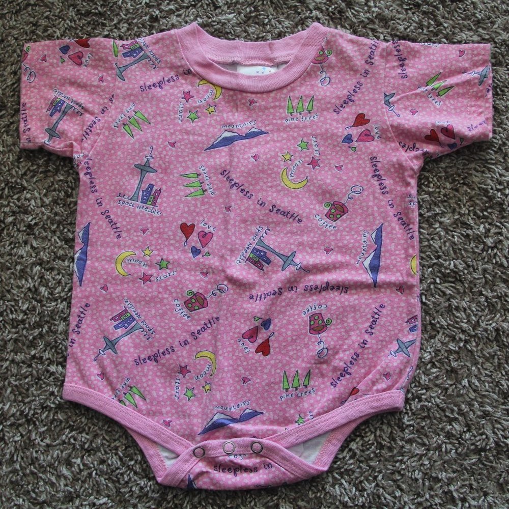 Girls 18 Months Short Sleeve 'Sleepless In Seattle' Pink Onesie - Used